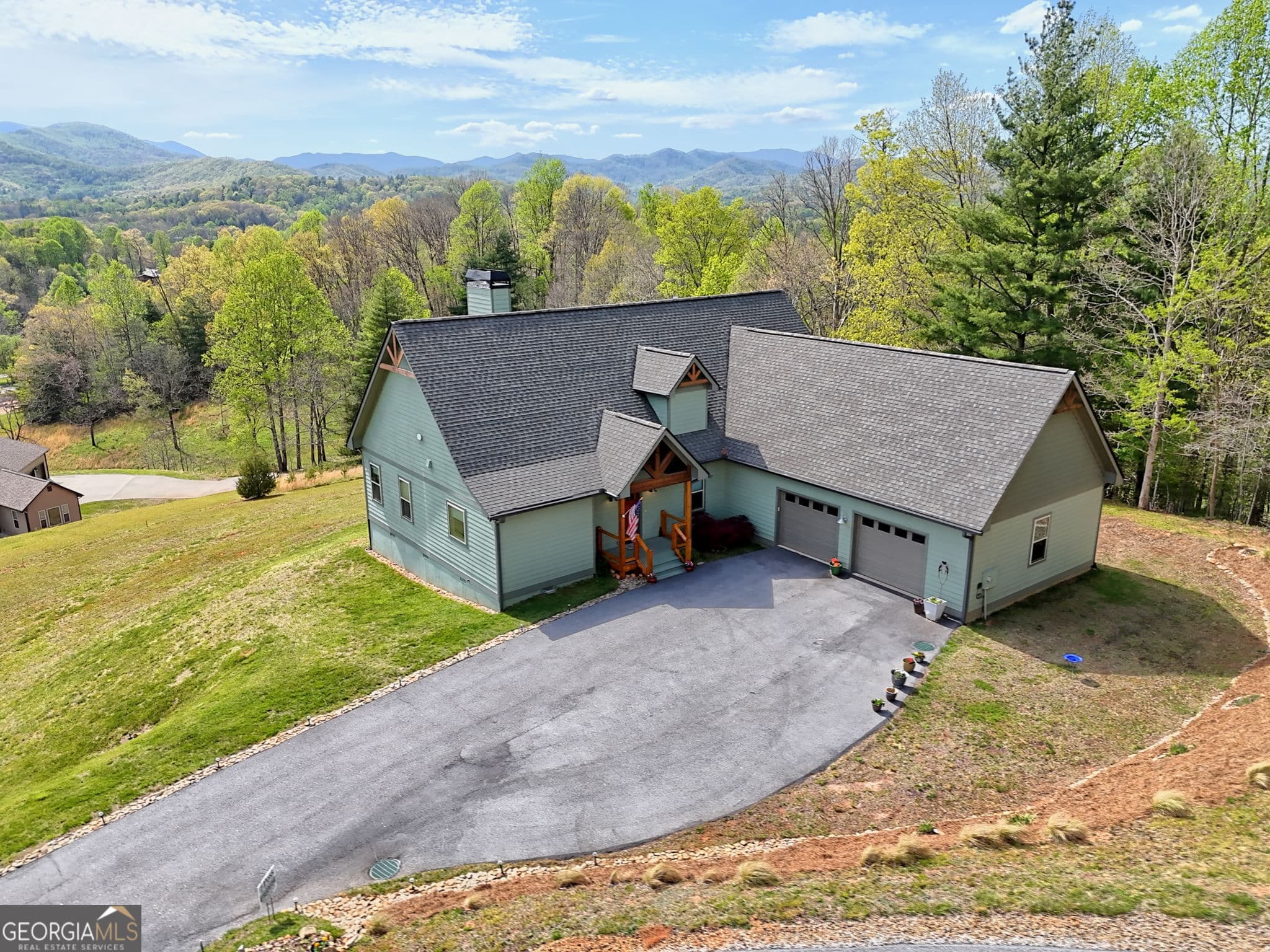 3 bedroom, 2 bathroom, 2,048 sq ft single family residence sold at 100 Deacons Way, Franklin, NC 28734
