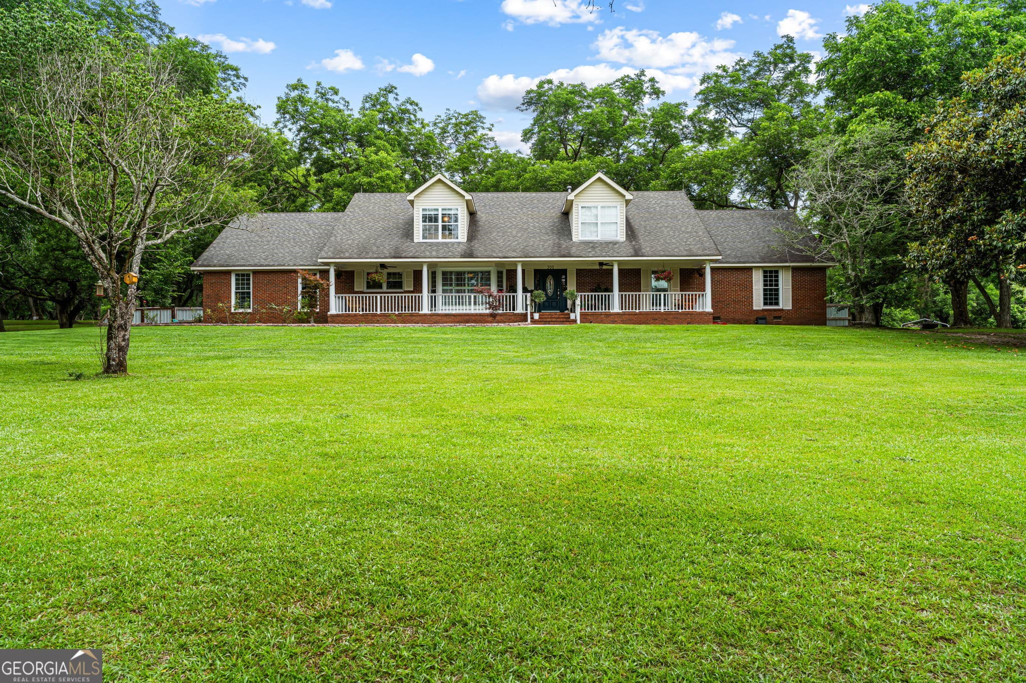 6 bedroom, 4 bathroom, 4,328 sq ft single family residence for sale at 300 GA Highway 42, Byron, GA 31008 — photo 3