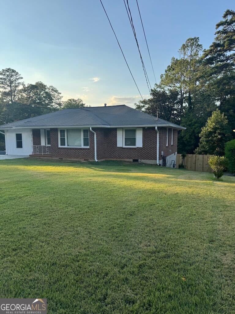 4 bedroom, 2 bathroom, 1,650 sq ft single family residence for sale at 3067 Barksdale Circle, East Point, GA 30344 — photo 2