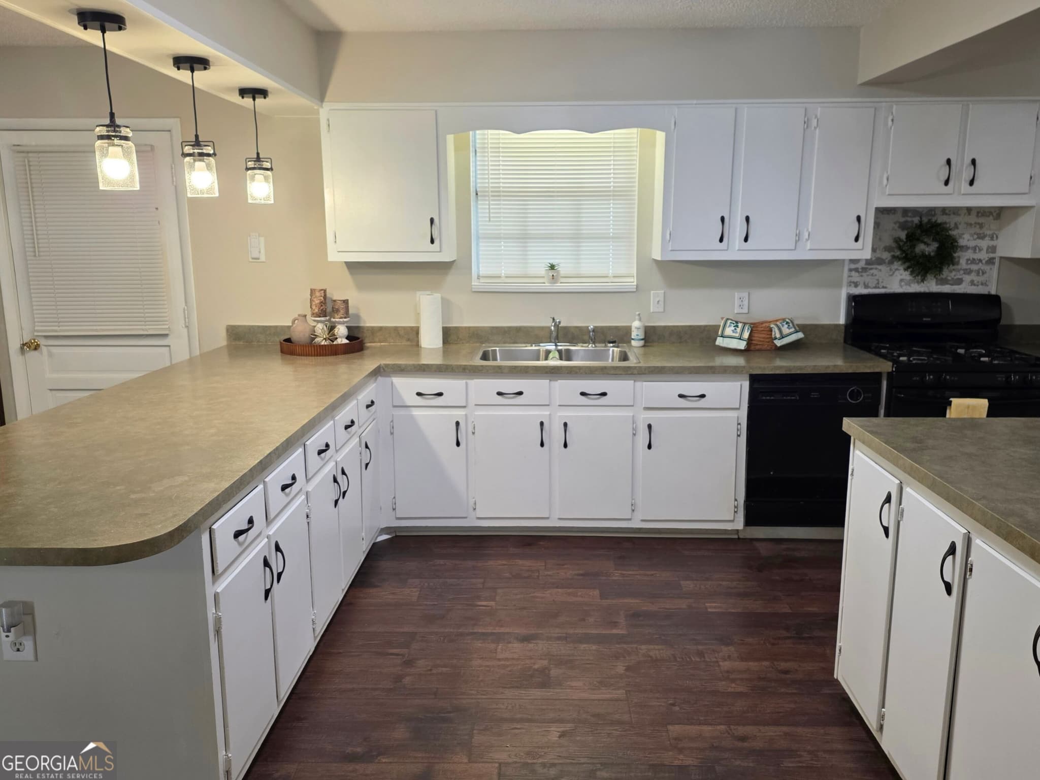 3 bedroom, 2 bathroom, 2,508 sq ft single family residence for sale at 440 Pecan Lane, Guyton, GA 31312 — photo 5