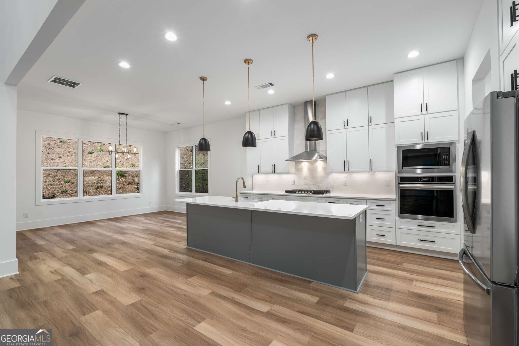 5 bedroom, 3.5 bathroom, 3,500 sq ft single family residence for rent at 7252 Creekside Way, Jefferson, GA 30549 for $3,999 a month — photo 6