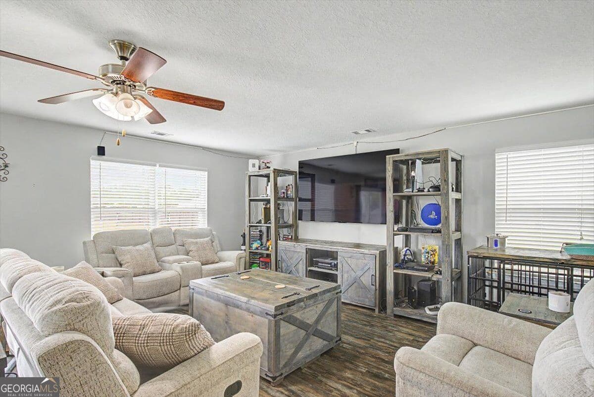 4 bedroom, 2.5 bathroom, 2,652 sq ft single family residence under contract at 7 NW Oxbow Drive, Ludowici, GA 31316 — photo 8