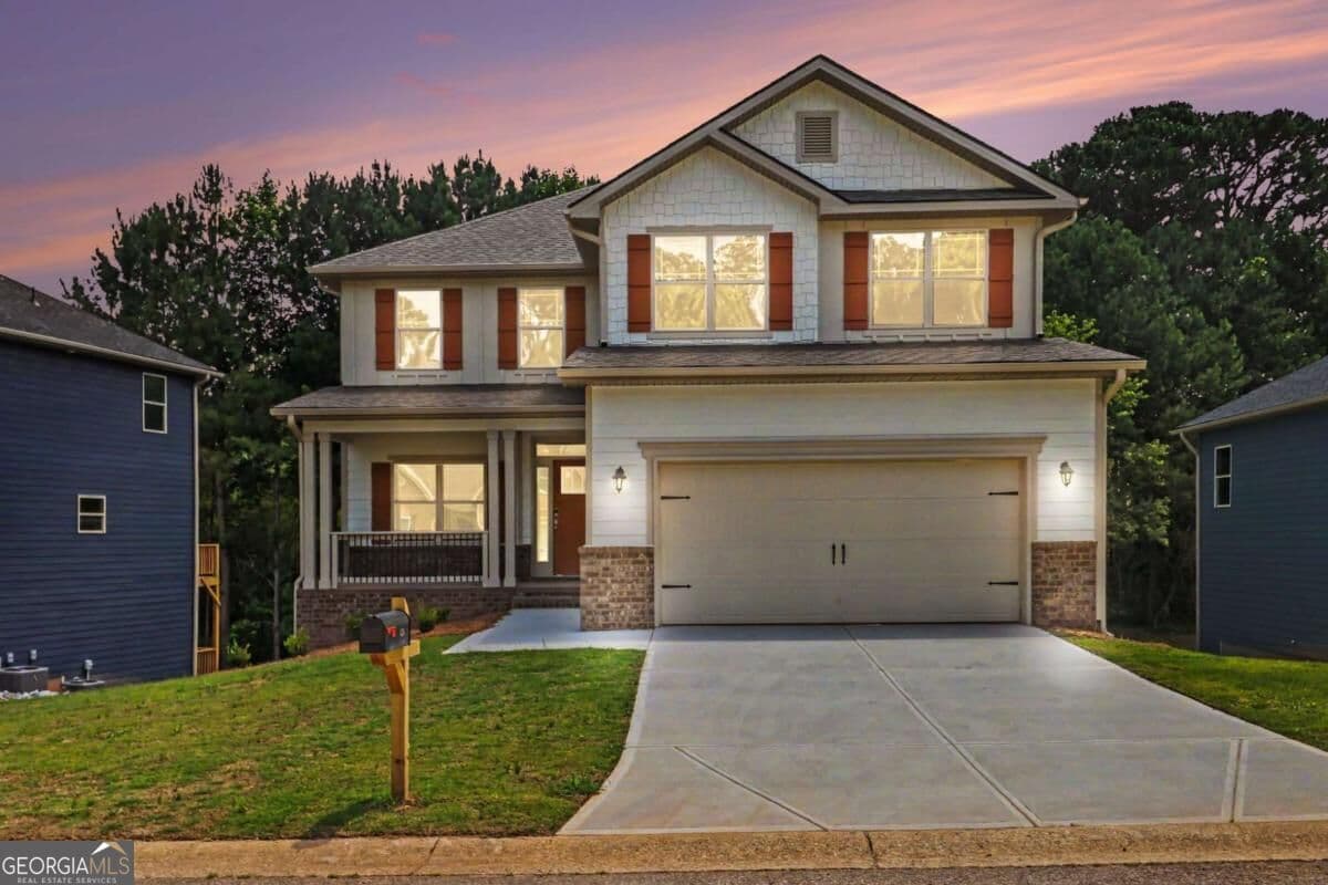 6 bedroom, 4.5 bathroom, 3,681 sq ft single family residence for sale at 426 Magnolia Grove Place, Cornelia, GA 30531 — photo 2