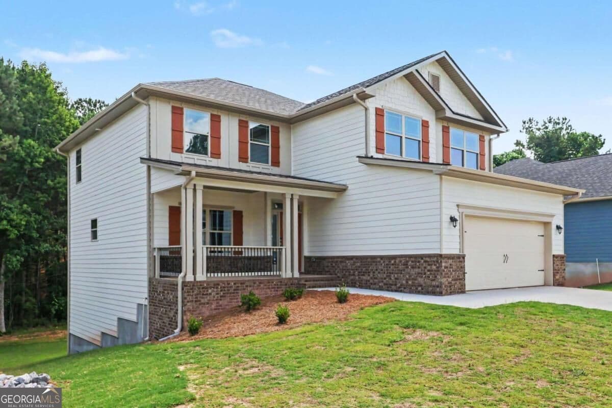 6 bedroom, 4.5 bathroom, 3,681 sq ft single family residence for sale at 426 Magnolia Grove Place, Cornelia, GA 30531 — photo 3