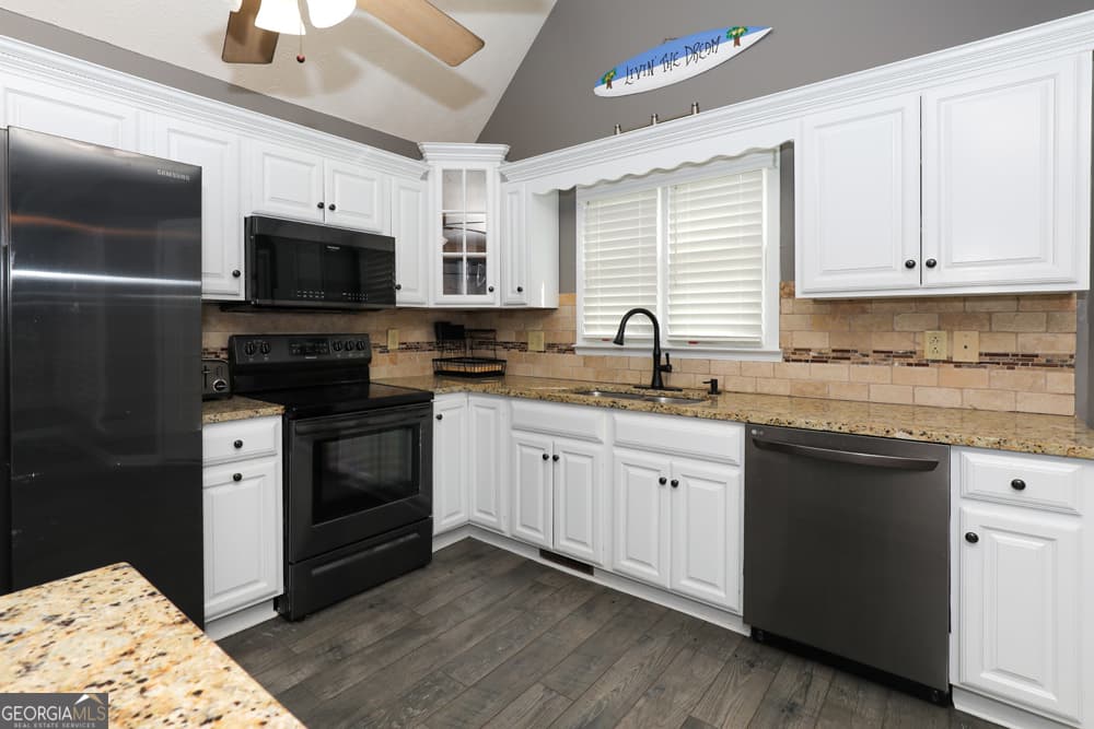 3 bedroom, 2 bathroom, 1,468 sq ft single family residence under contract at 504 Rue Chalet, Lavonia, GA 30553 — photo 5
