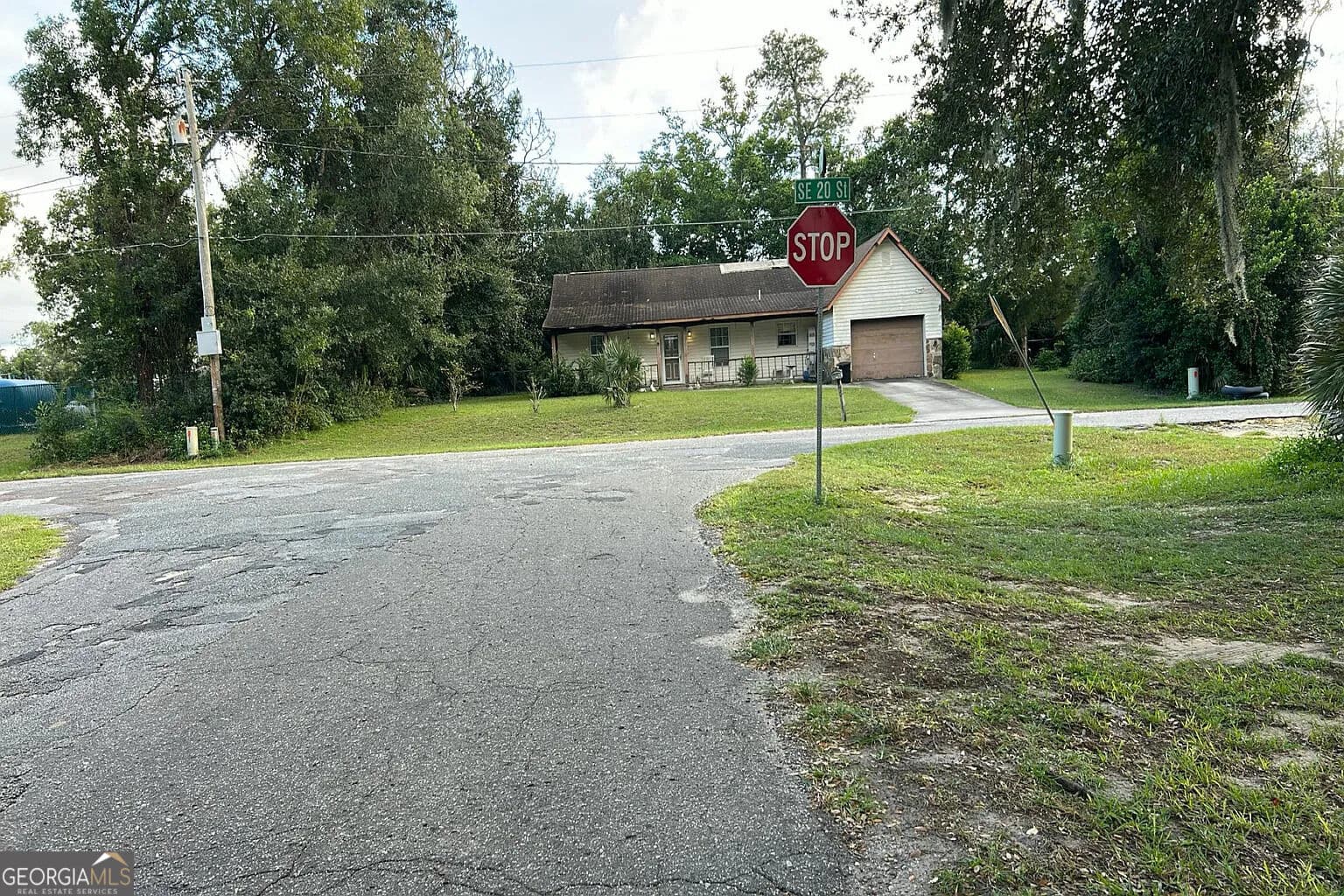 3 bedroom, 2.5 bathroom, 2,245 sq ft single family residence for sale at 1940 SE 56th Court, Ocala, FL 34480 — photo 5