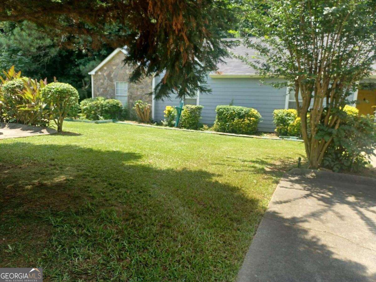 3 bedroom, 2 bathroom, 1,208 sq ft duplex for rent at 5437 Glen Haven Drive, Atlanta, GA 30349 for $1,500 a month — photo 1 of 12