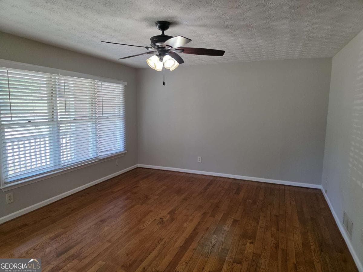 3 bedroom, 2 bathroom, 1,396 sq ft single family residence for rent at 1695 Underwood Drive, Conyers, GA 30013 for $1,850 a month — photo 5