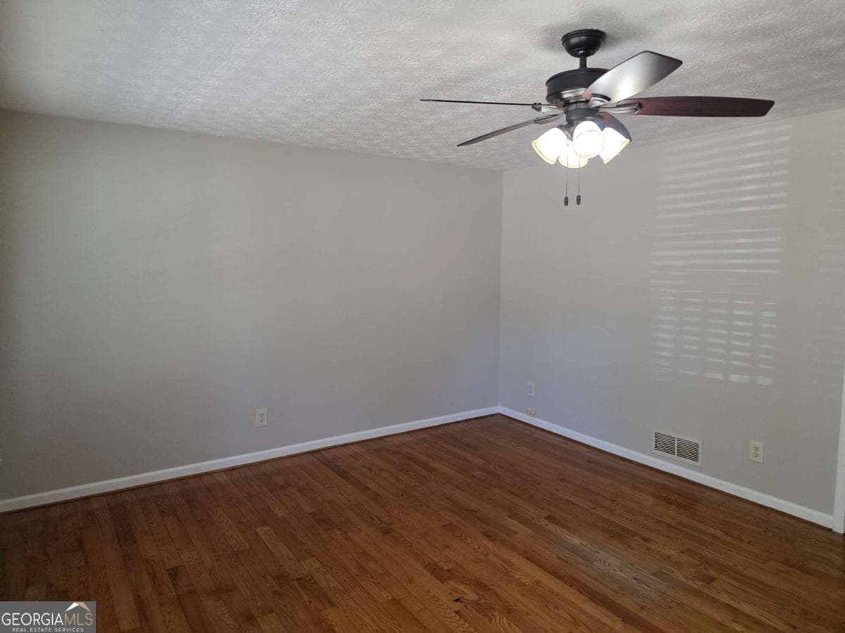 3 bedroom, 2 bathroom, 1,396 sq ft single family residence for rent at 1695 Underwood Drive, Conyers, GA 30013 for $1,850 a month — photo 4