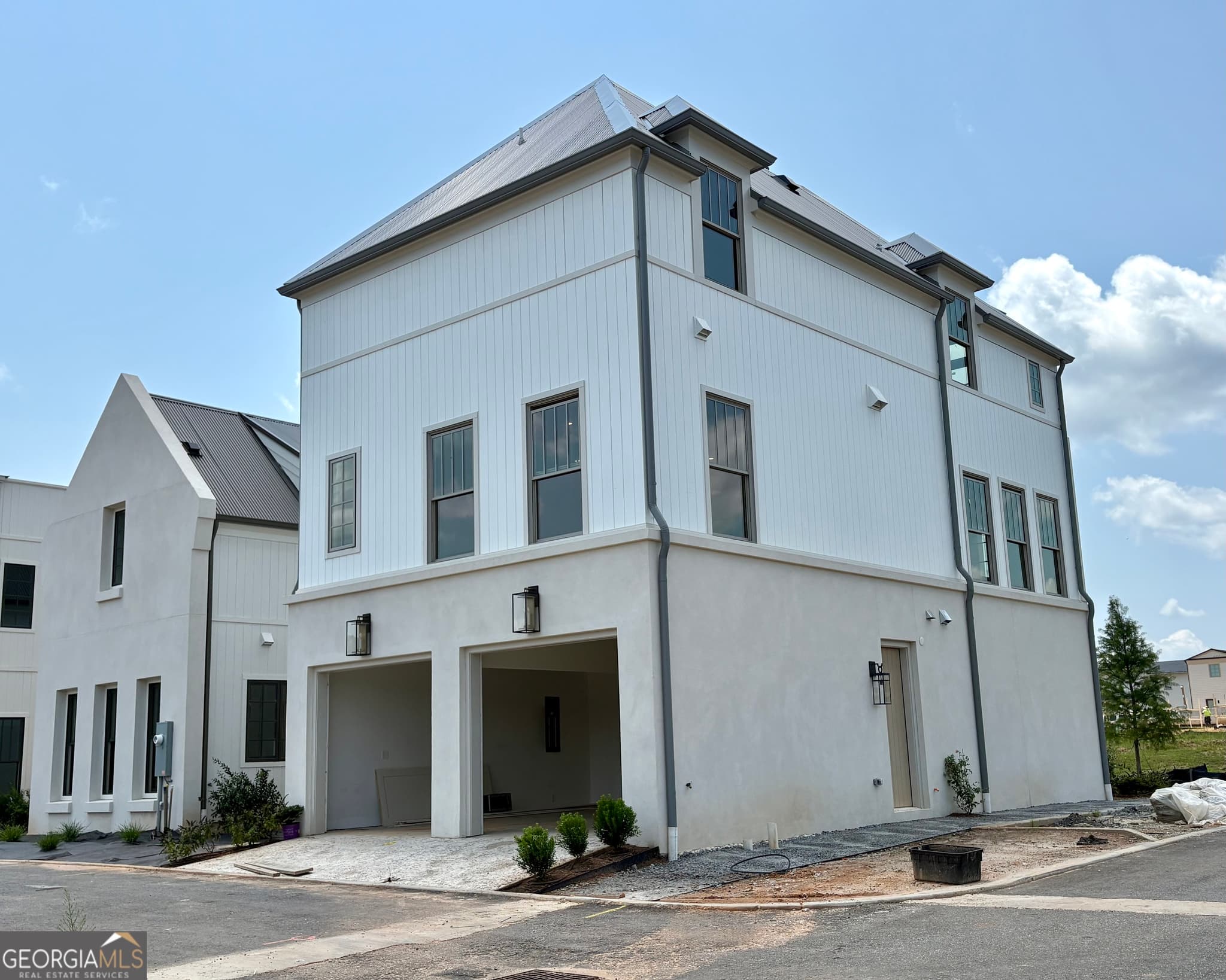 4 bedroom, 3.5 bathroom, 2,613 sq ft single family residence for sale at 310 Central Avenue, Fayetteville, GA 30214 — photo 2