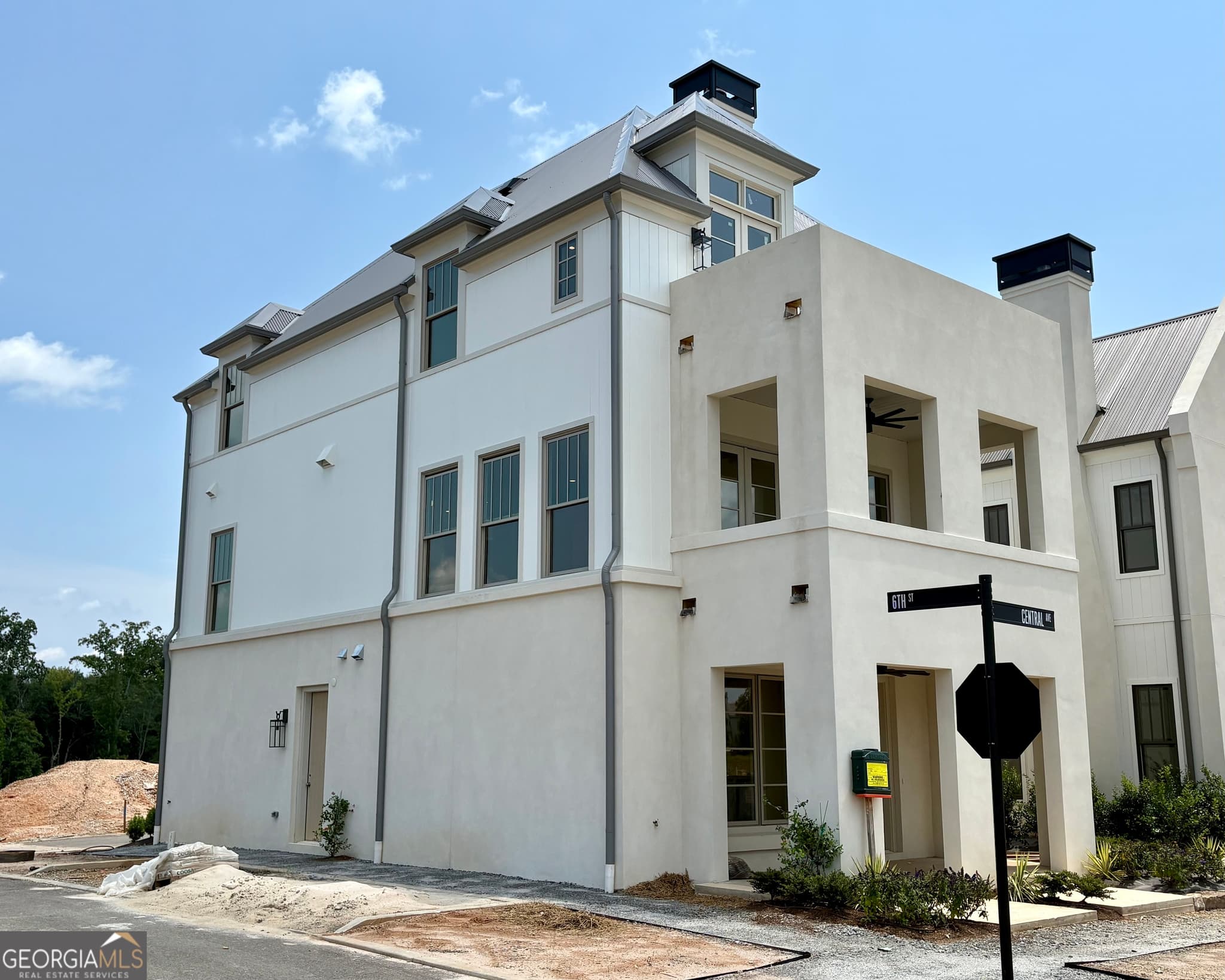 4 bedroom, 3.5 bathroom, 2,613 sq ft single family residence for sale at 310 Central Avenue, Fayetteville, GA 30214 — photo 3