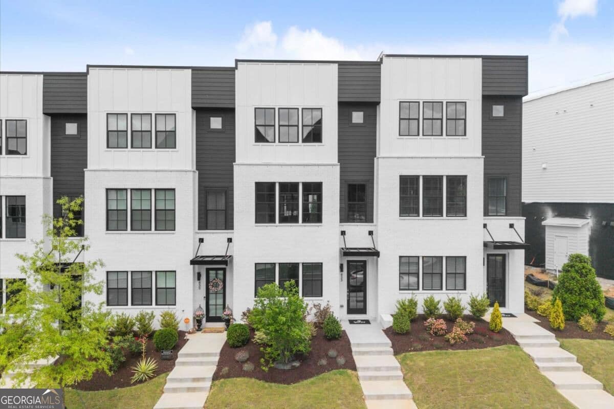4 bedroom, 3.5 bathroom townhouse for sale at 433 Mezzo Lane 85, Alpharetta, GA 30009 — photo 2