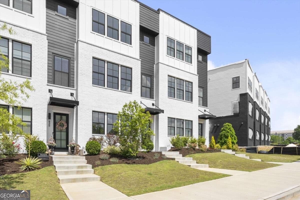 4 bedroom, 3.5 bathroom townhouse for sale at 433 Mezzo Lane 85, Alpharetta, GA 30009 — photo 1 of 60
