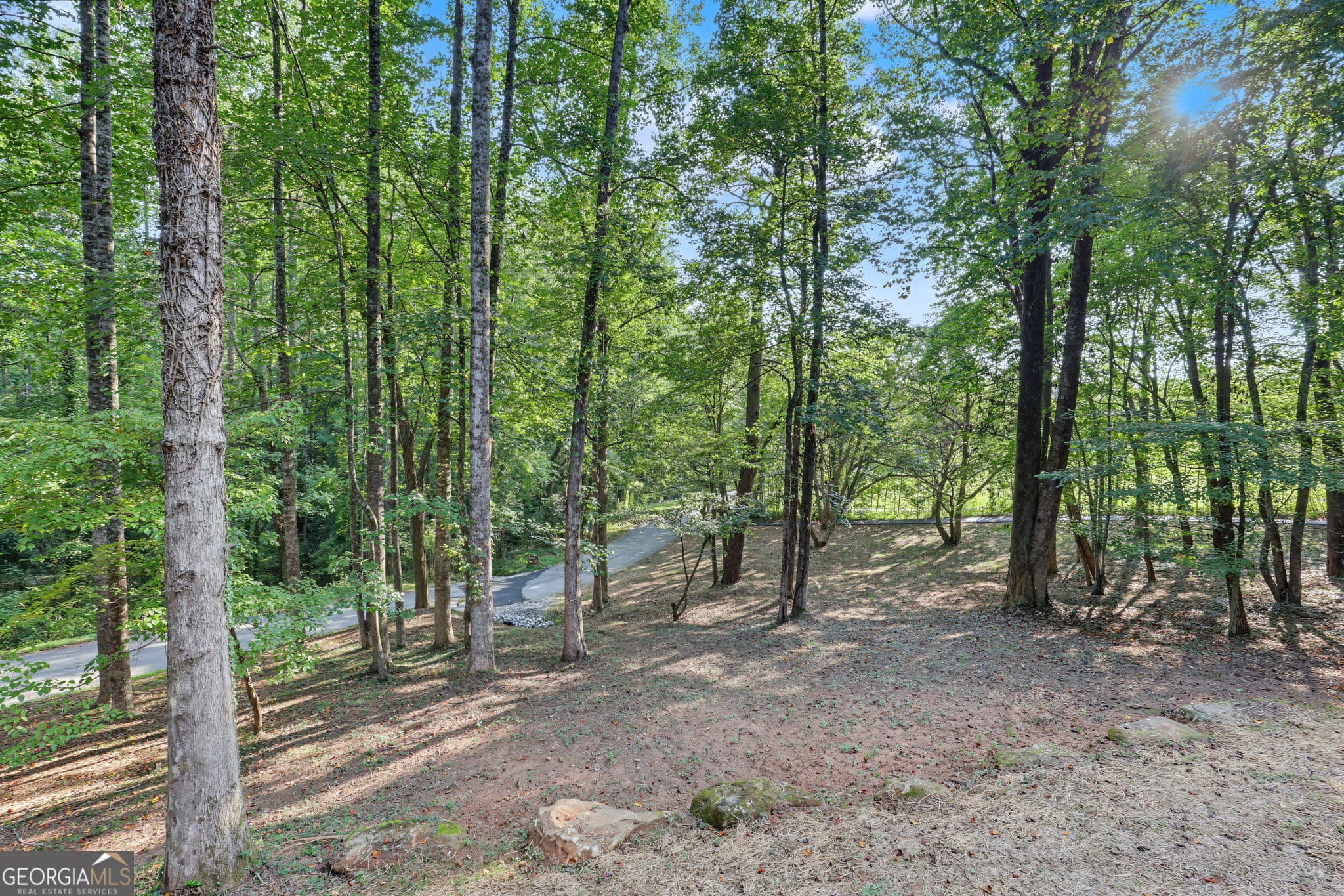 4 bedroom, 3.5 bathroom, 3,060 sq ft single family residence under contract at 623 Deerfield Drive, Clayton, GA 30525 — photo 7