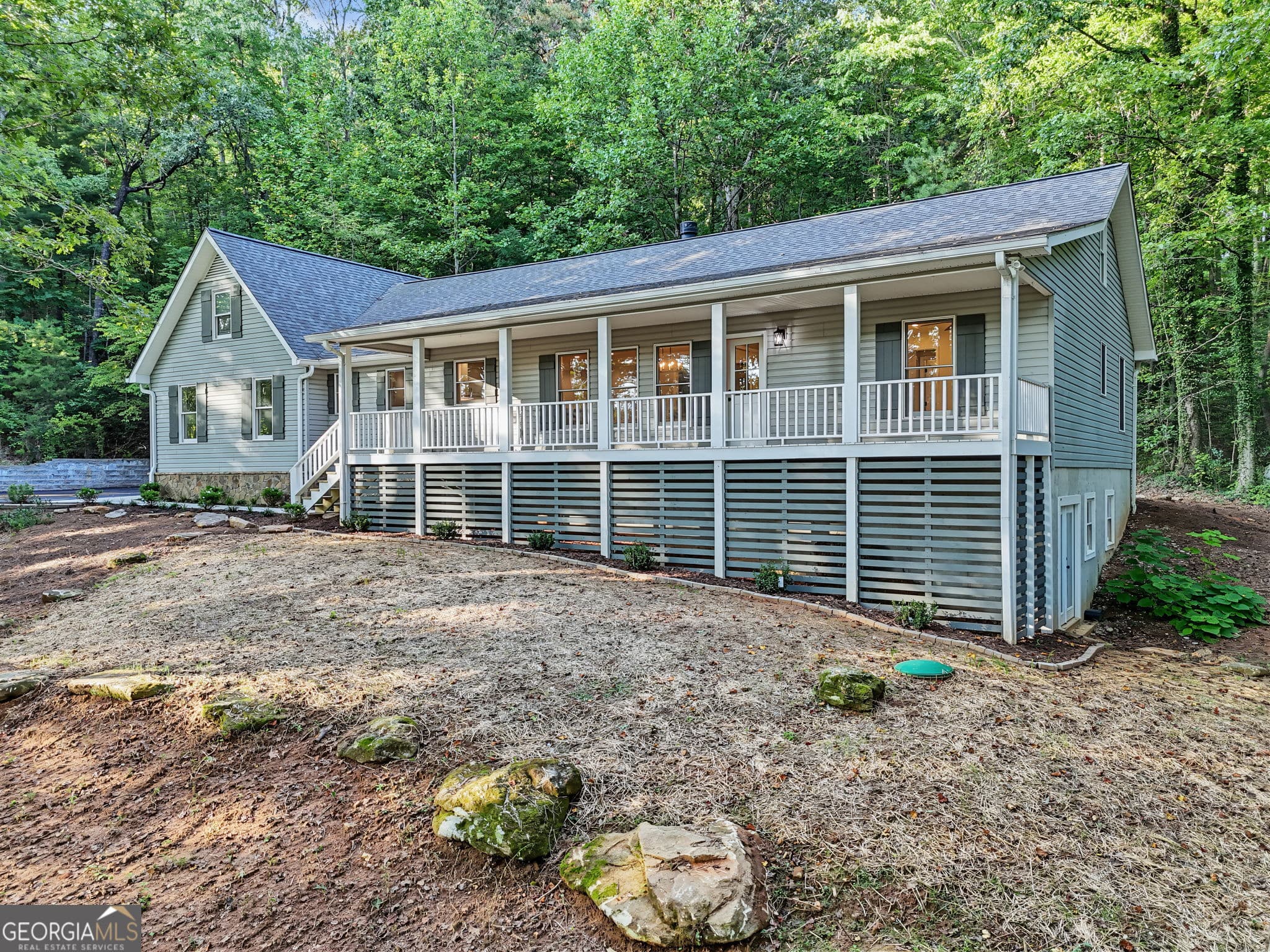 4 bedroom, 3.5 bathroom, 3,060 sq ft single family residence under contract at 623 Deerfield Drive, Clayton, GA 30525 — photo 3