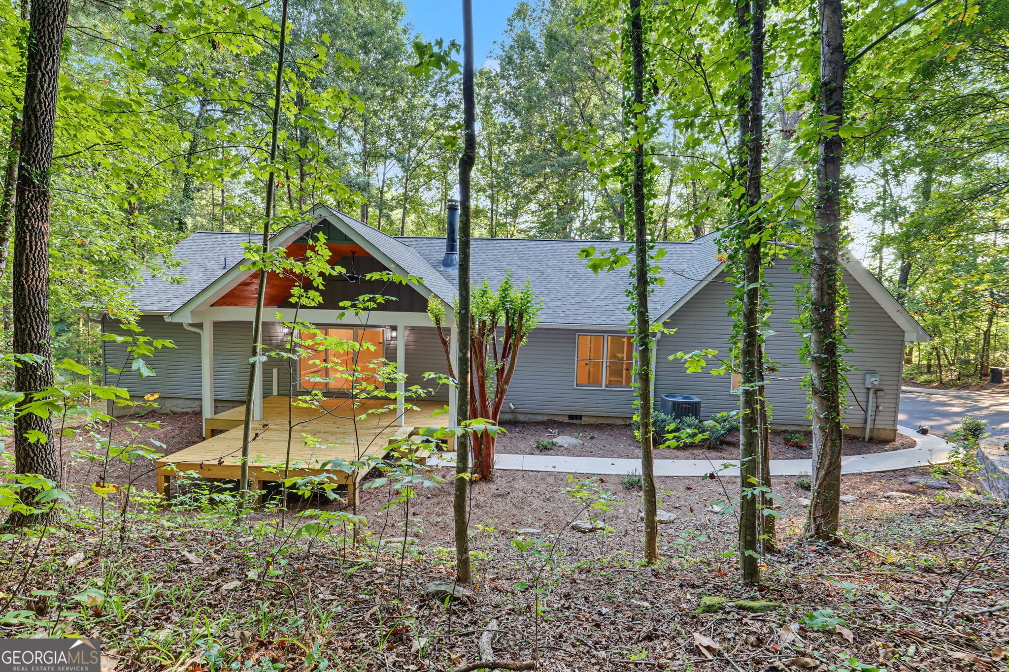 4 bedroom, 3.5 bathroom, 3,060 sq ft single family residence under contract at 623 Deerfield Drive, Clayton, GA 30525 — photo 10