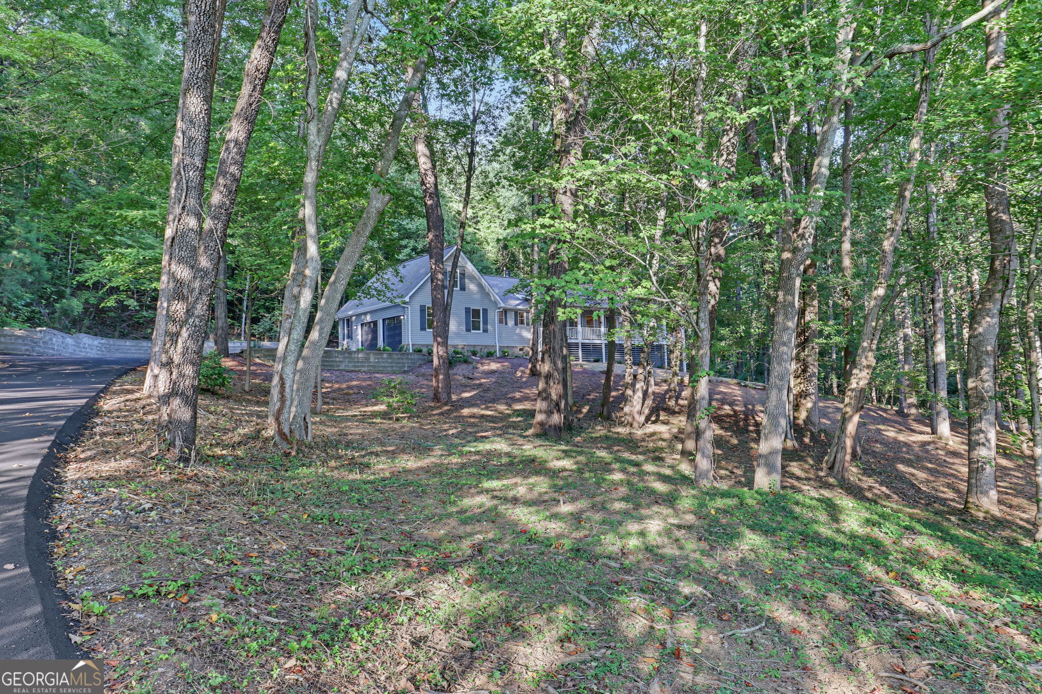 4 bedroom, 3.5 bathroom, 3,060 sq ft single family residence under contract at 623 Deerfield Drive, Clayton, GA 30525 — photo 4