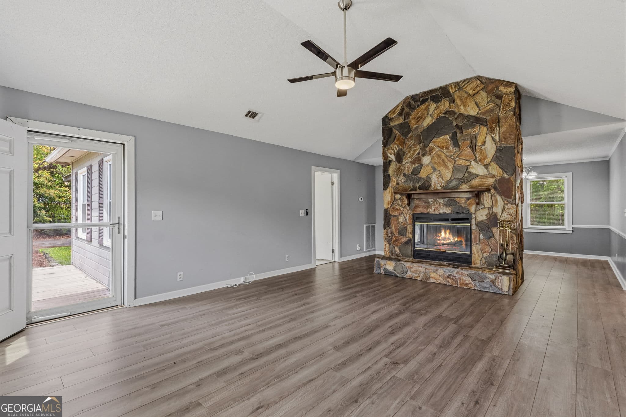 3 bedroom, 2 bathroom, 1,530 sq ft single family residence for sale at 121 Girl Scout Road, Lizella, GA 31052 — photo 7