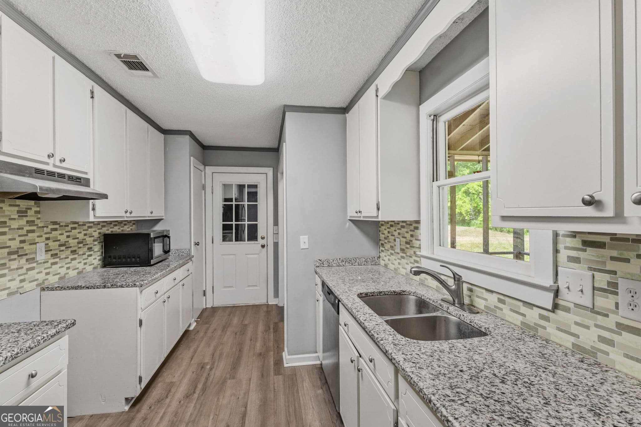3 bedroom, 2 bathroom, 1,530 sq ft single family residence for sale at 121 Girl Scout Road, Lizella, GA 31052 — photo 8