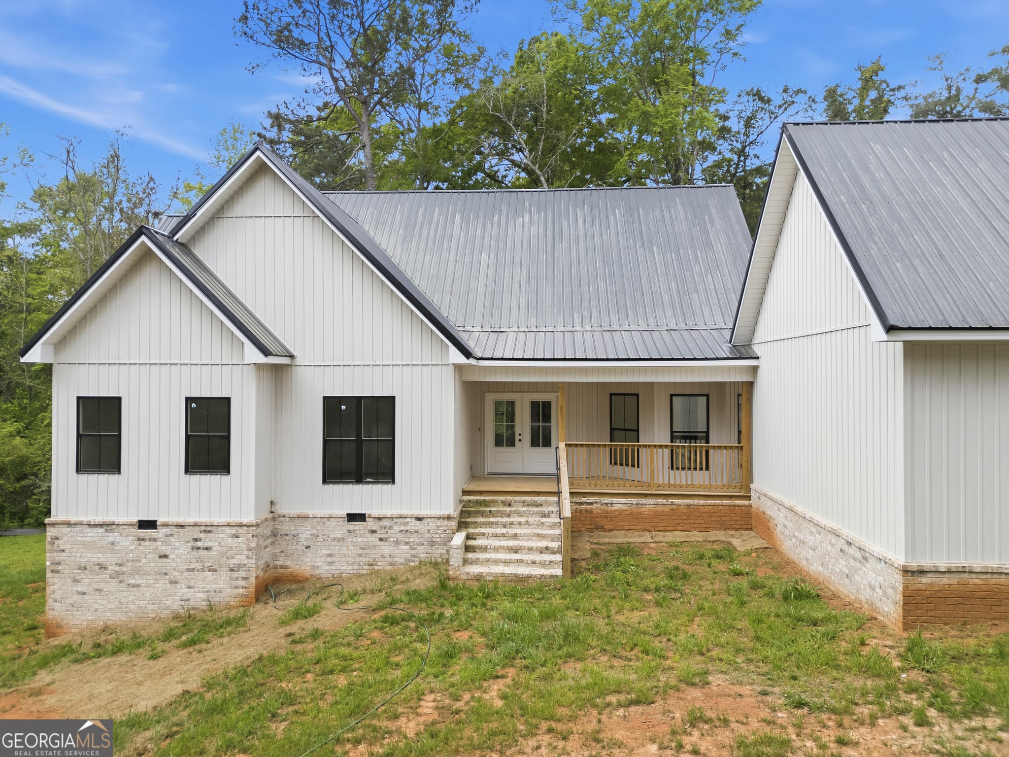 5 bedroom, 2.5 bathroom, 2,748 sq ft single family residence for sale at 272 Clinton Crossing Drive, Gray, GA 31032 — photo 2