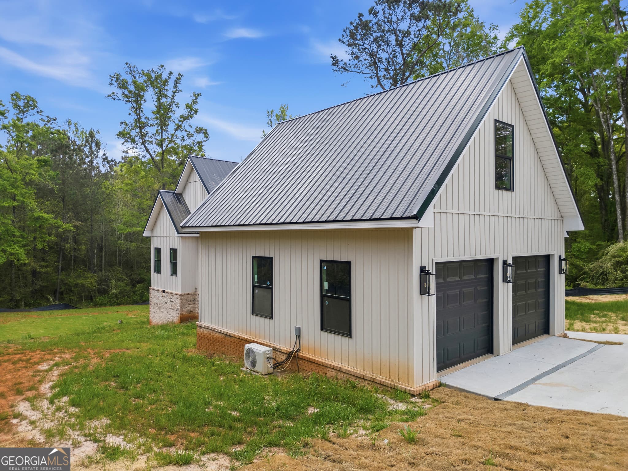 5 bedroom, 2.5 bathroom, 2,748 sq ft single family residence for sale at 272 Clinton Crossing Drive, Gray, GA 31032 — photo 3