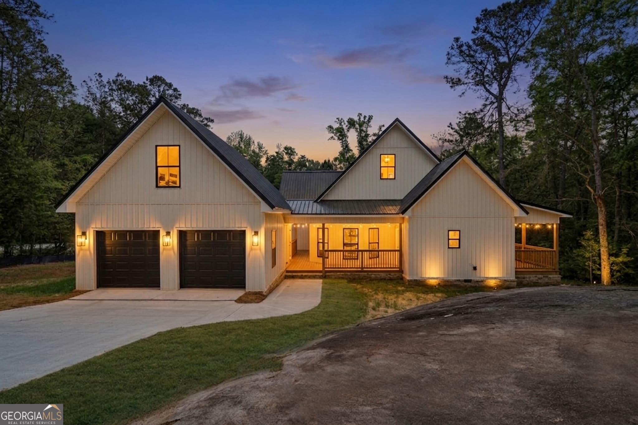 5 bedroom, 2.5 bathroom, 2,748 sq ft single family residence for sale at 272 Clinton Crossing Drive, Gray, GA 31032