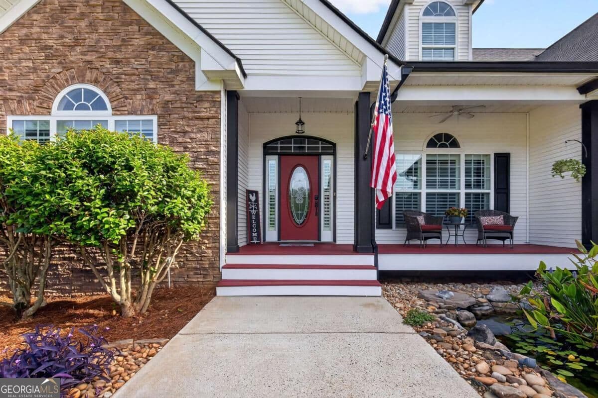 4 bedroom, 4.5 bathroom, 4,706 sq ft single family residence for sale at 193 Swanson Road, Fayetteville, GA 30214 — photo 5