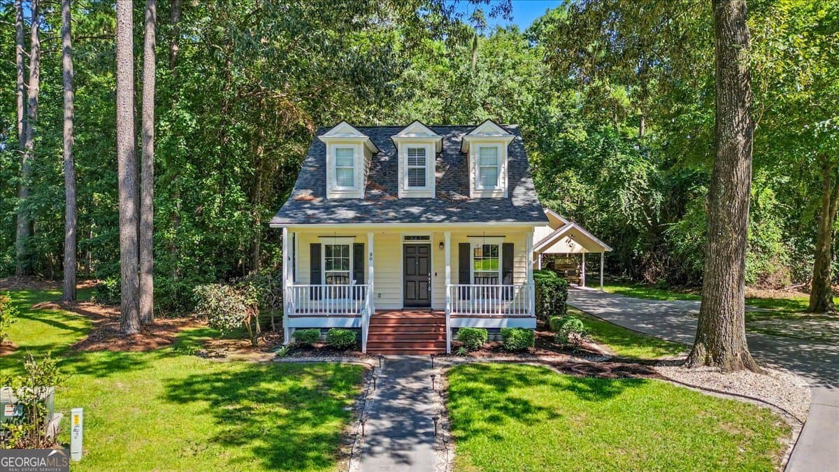 3 bedroom, 2 bathroom, 1,331 sq ft single family residence for sale at 90 Brisbon Hall Drive, Richmond Hill, GA 31324 — photo 1 of 40