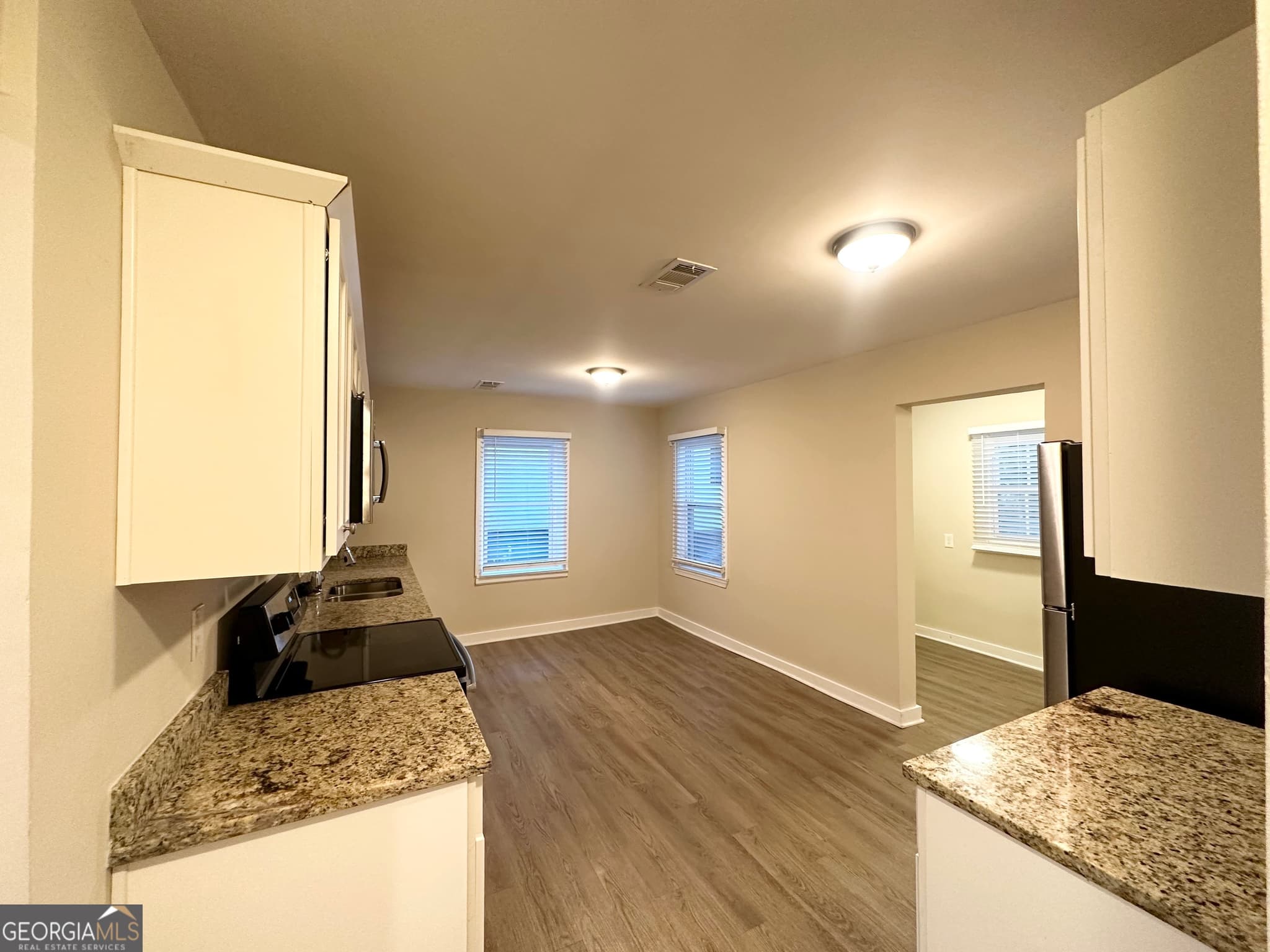 3 bedroom, 2 bathroom, 1,185 sq ft single family residence for sale at 1327 Sharon Street, Atlanta, GA 30314 — photo 6