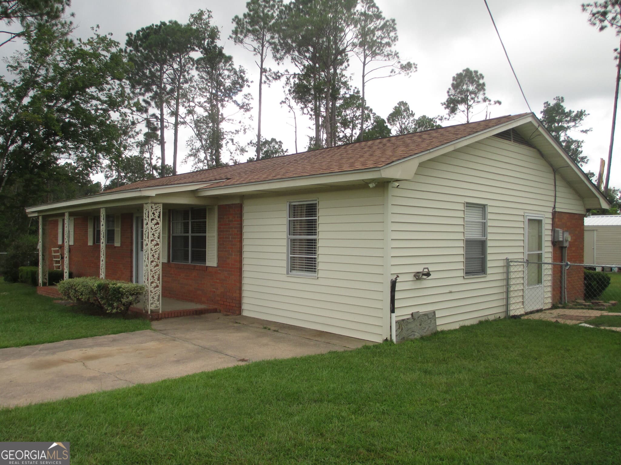 3 bedroom, 1.5 bathroom, 1,456 sq ft single family residence for sale at 94 S Miller Street, Hazlehurst, GA 31539 — photo 4