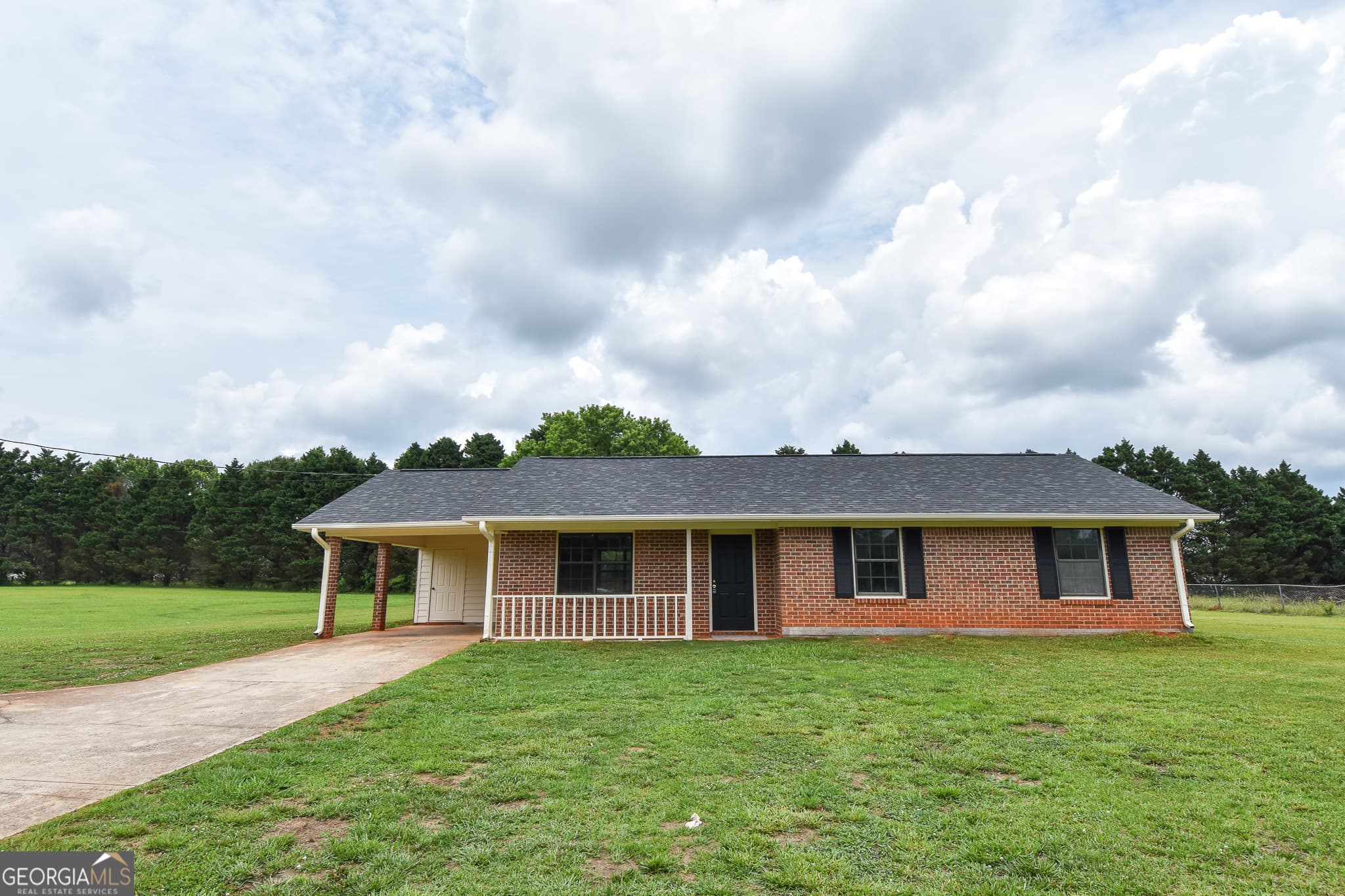 3 bedroom, 2 bathroom, 1,296 sq ft single family residence sold at 113 Meadowview Lane, Williamson, GA 30292
