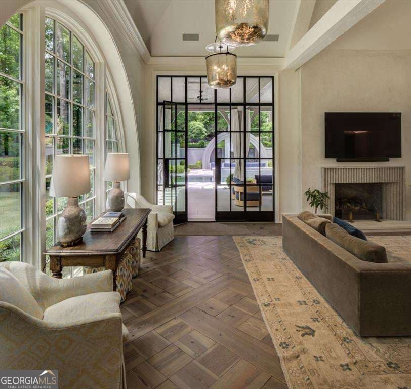 6 bedroom, 8.5 bathroom, 9,400 sq ft single family residence for sale at 365 King Road, Atlanta, GA 30342 — photo 7