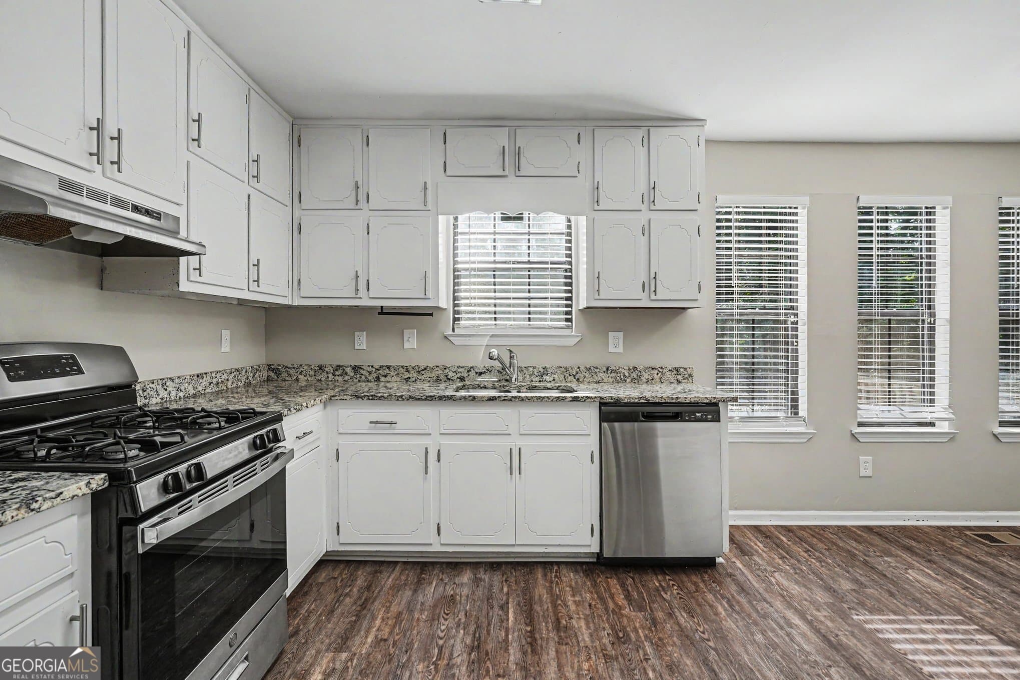 4 bedroom, 2.5 bathroom, 1,731 sq ft single family residence for sale at 1304 Oakwood Road, Jonesboro, GA 30236 — photo 10
