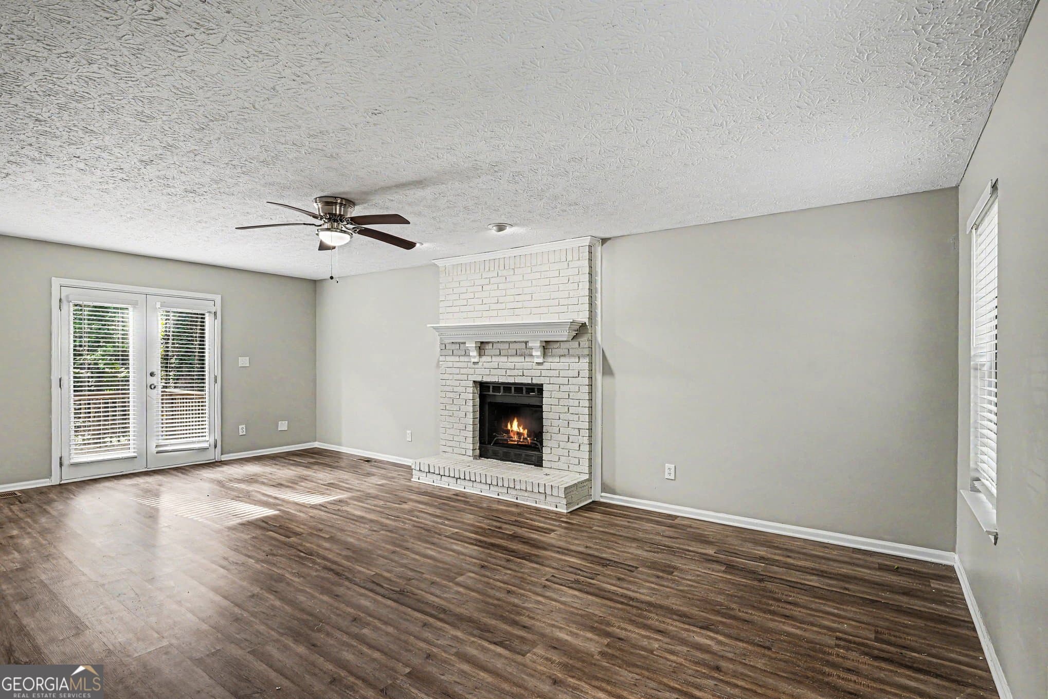 4 bedroom, 2.5 bathroom, 1,731 sq ft single family residence for sale at 1304 Oakwood Road, Jonesboro, GA 30236 — photo 4