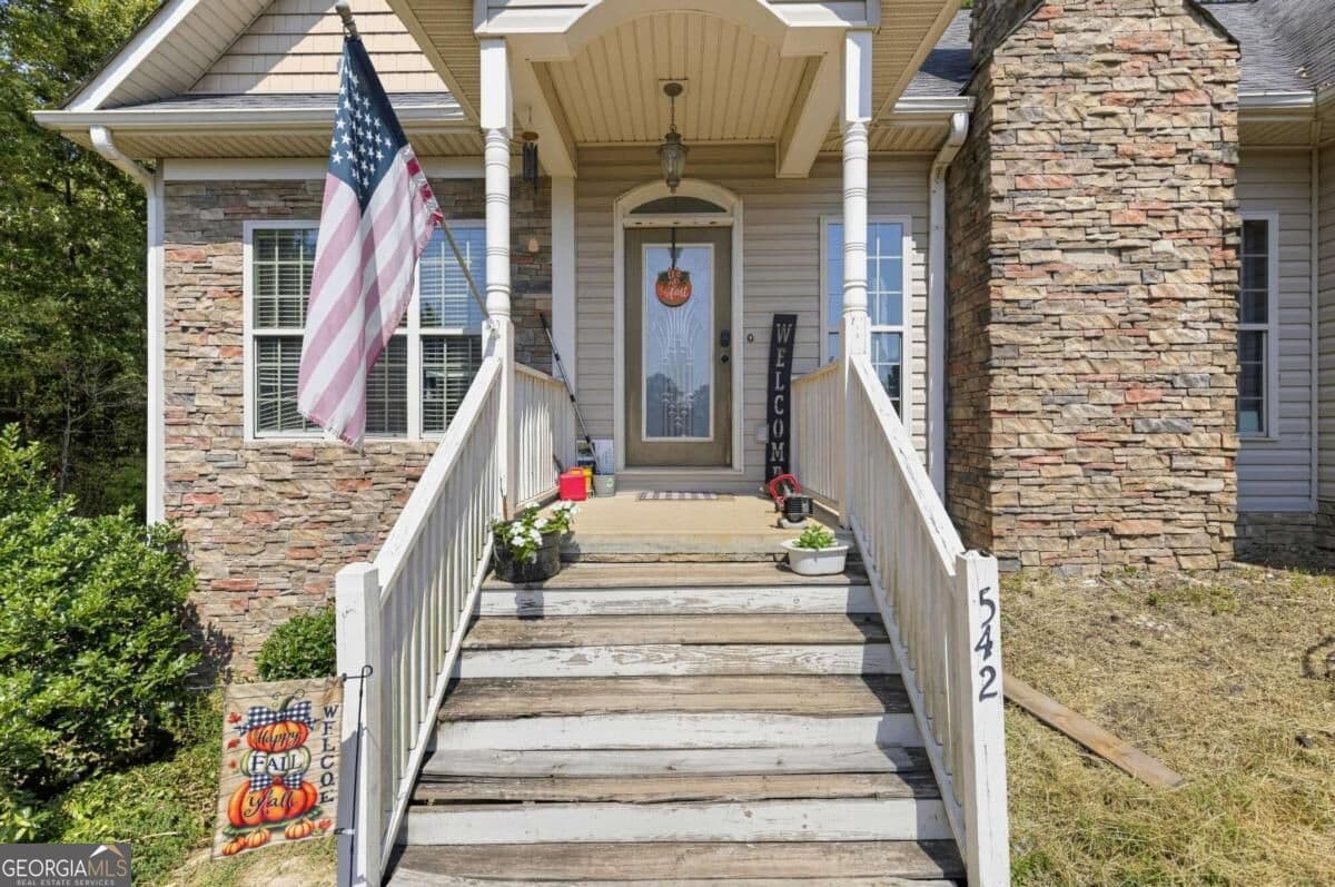 4 bedroom, 3 bathroom, 2,159 sq ft single family residence for sale at 542 Calloway Terrace, Rockmart, GA 30153 — photo 2