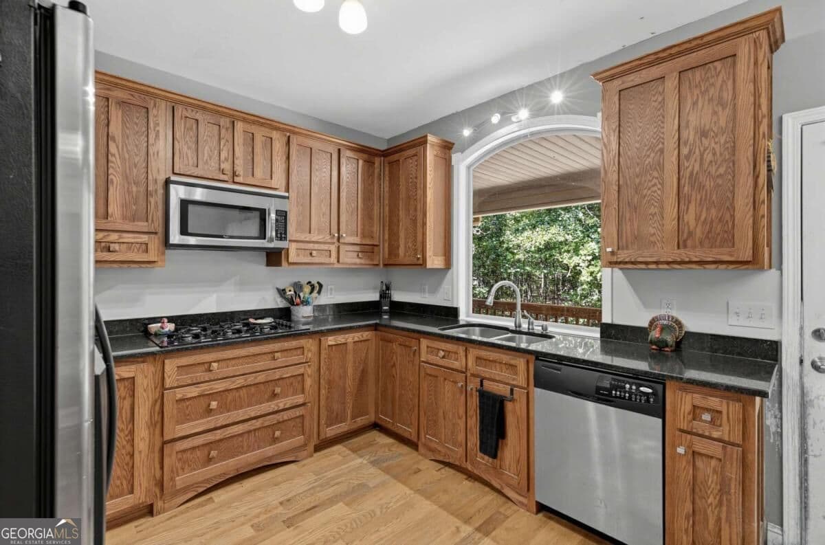 4 bedroom, 3 bathroom, 2,159 sq ft single family residence for sale at 542 Calloway Terrace, Rockmart, GA 30153 — photo 5