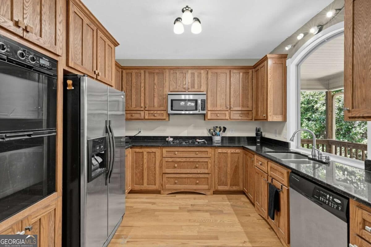 4 bedroom, 3 bathroom, 2,159 sq ft single family residence for sale at 542 Calloway Terrace, Rockmart, GA 30153 — photo 4