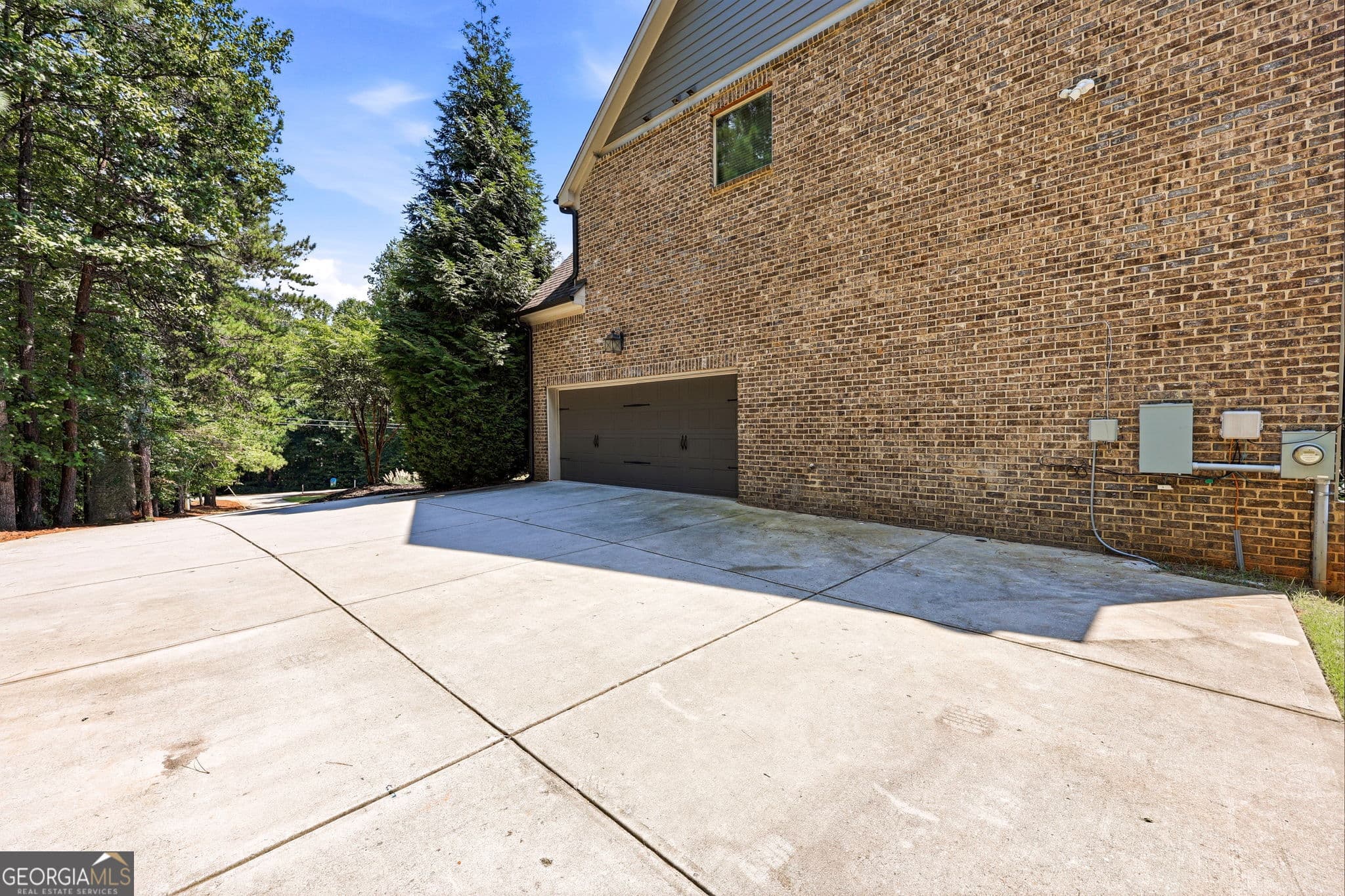 5 bedroom, 5.5 bathroom, 5,100 sq ft single family residence for sale at 5296 Frazer Road, Buford, GA 30518 — photo 9