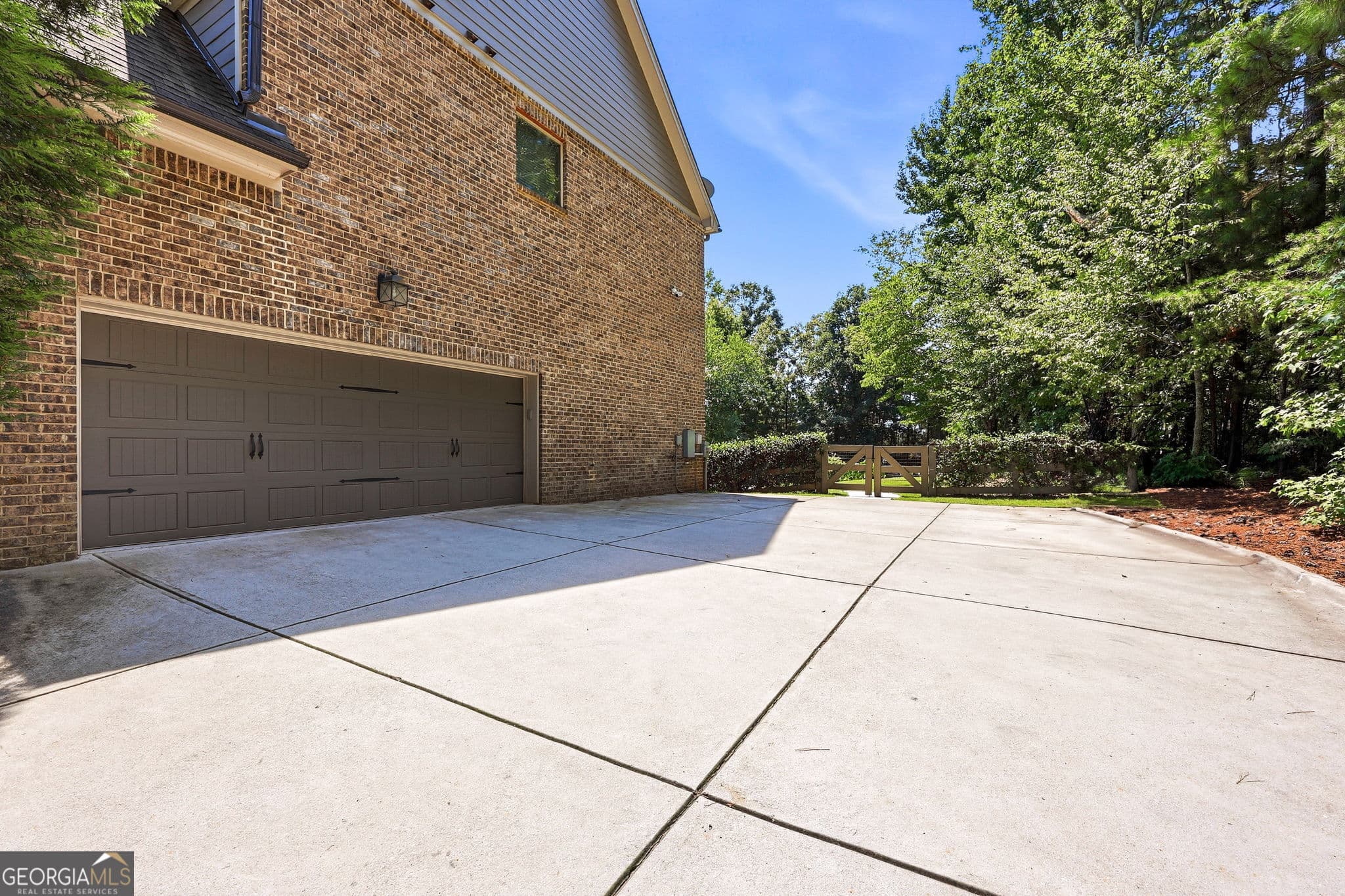 5 bedroom, 5.5 bathroom, 5,100 sq ft single family residence for sale at 5296 Frazer Road, Buford, GA 30518 — photo 8