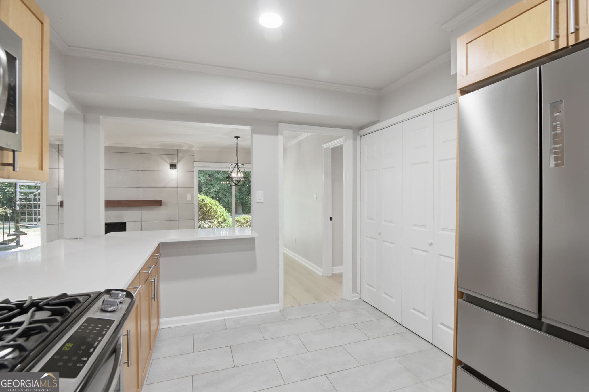 2 bedroom, 2 bathroom, 1,039 sq ft condominium for sale at 5400 Roswell Road N6, Sandy Springs, GA 30342 — photo 8
