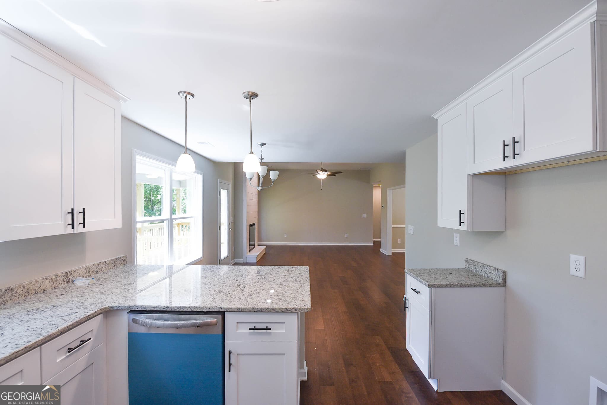3 bedroom, 2.5 bathroom, 1,780 sq ft single family residence for sale at 110 Fuller Court, Grantville, GA 30220 — photo 3