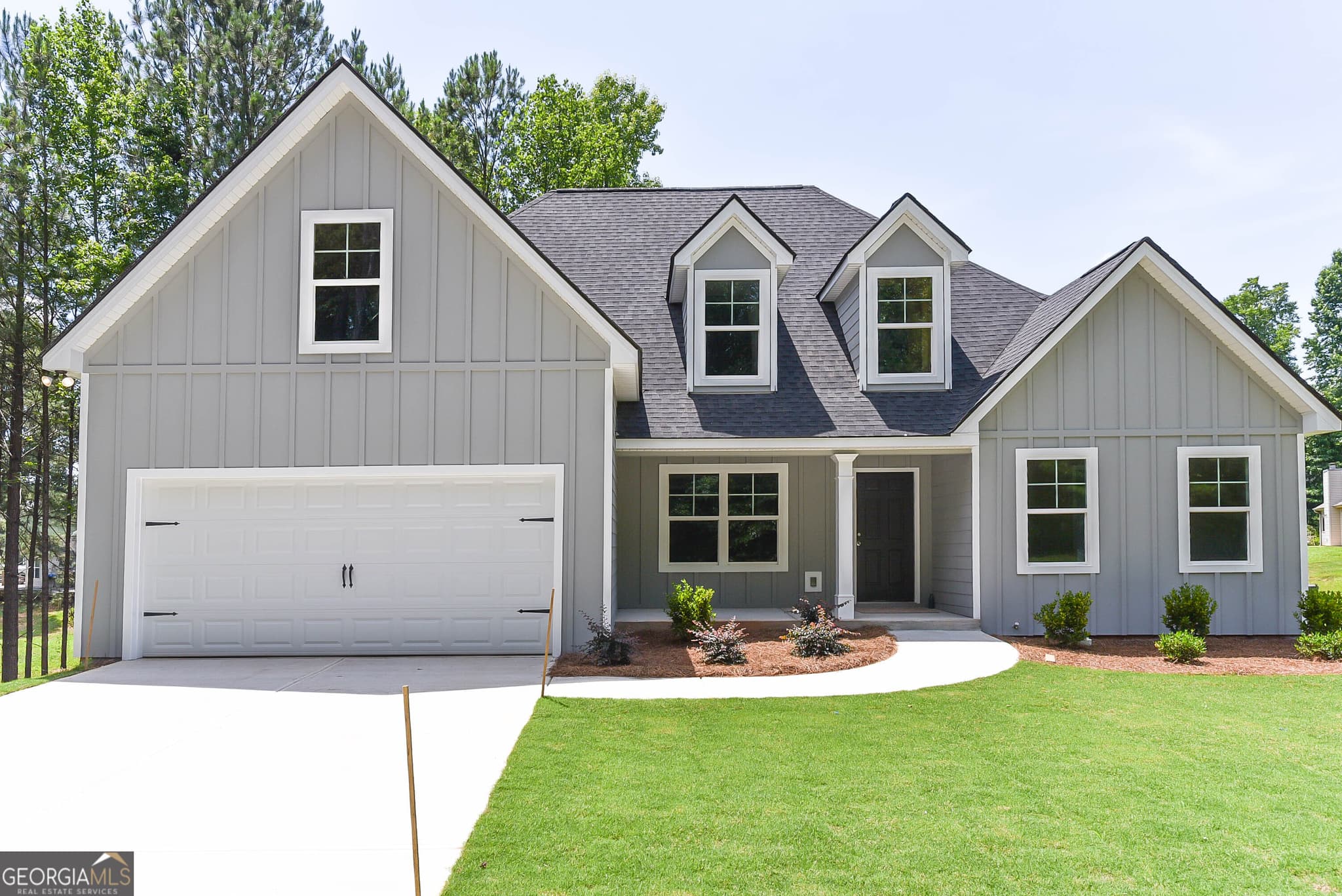 3 bedroom, 2.5 bathroom, 1,780 sq ft single family residence for sale at 110 Fuller Court, Grantville, GA 30220 — photo 1 of 18