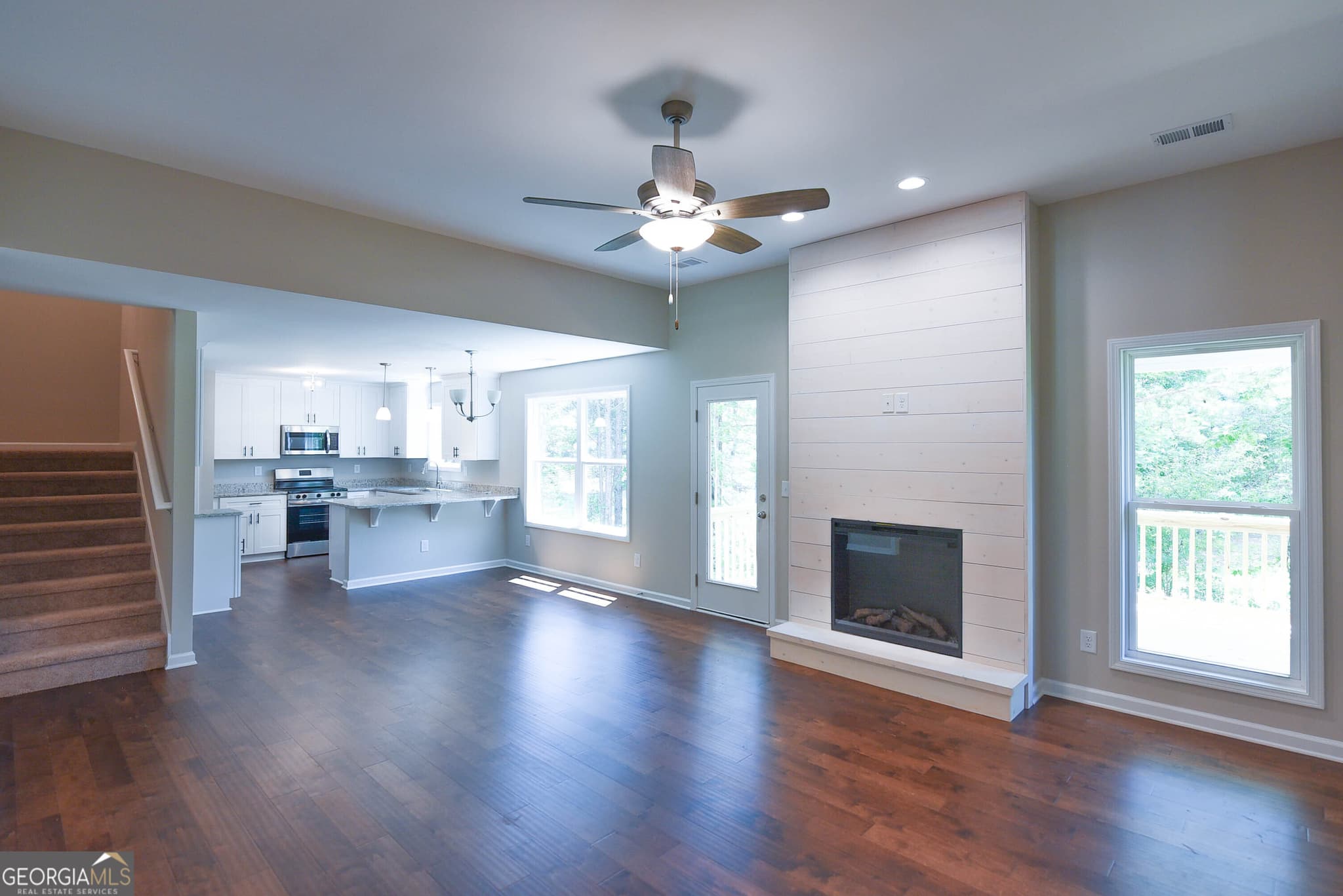 3 bedroom, 2.5 bathroom, 1,780 sq ft single family residence for sale at 110 Fuller Court, Grantville, GA 30220 — photo 4