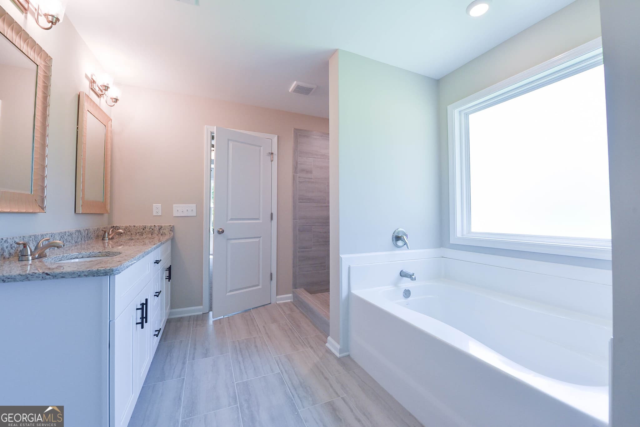 3 bedroom, 2.5 bathroom, 1,780 sq ft single family residence for sale at 110 Fuller Court, Grantville, GA 30220 — photo 8