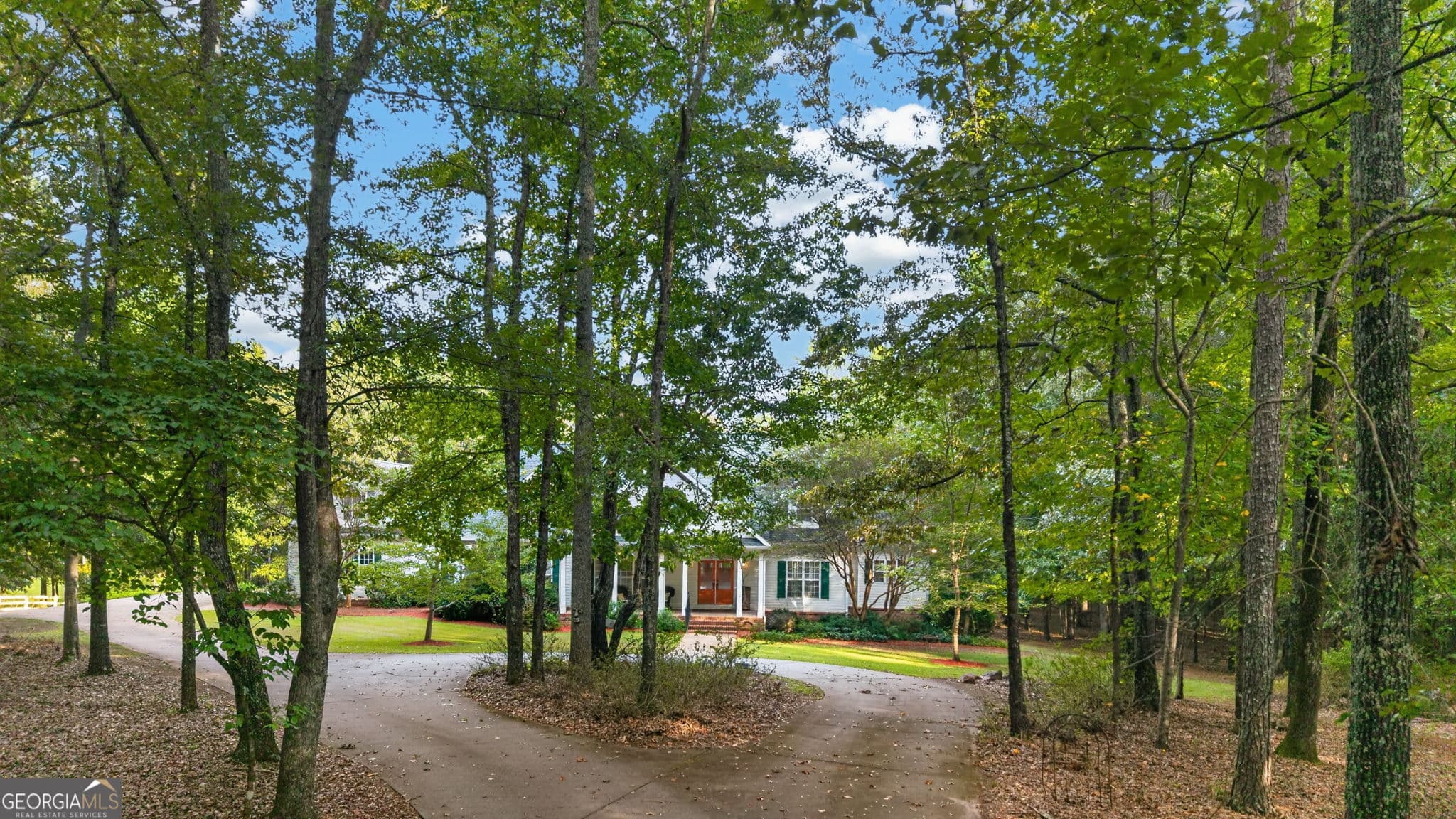 6 bedroom, 4.5 bathroom, 6,844 sq ft single family residence for sale at 738 Old Greenville Road, Fayetteville, GA 30215 — photo 5