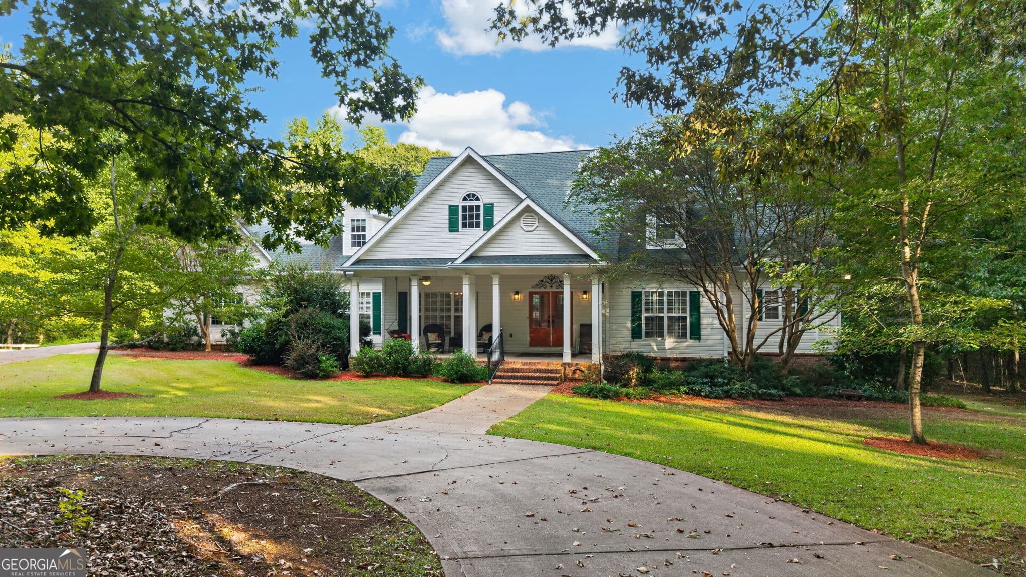 6 bedroom, 4.5 bathroom, 6,844 sq ft single family residence for sale at 738 Old Greenville Road, Fayetteville, GA 30215 — photo 4