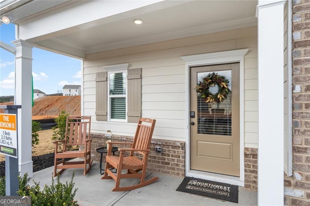 3 bedroom, 2.5 bathroom, 1,813 sq ft single family residence for sale at 207 Roy Drive, Calhoun, GA 30701 — photo 3