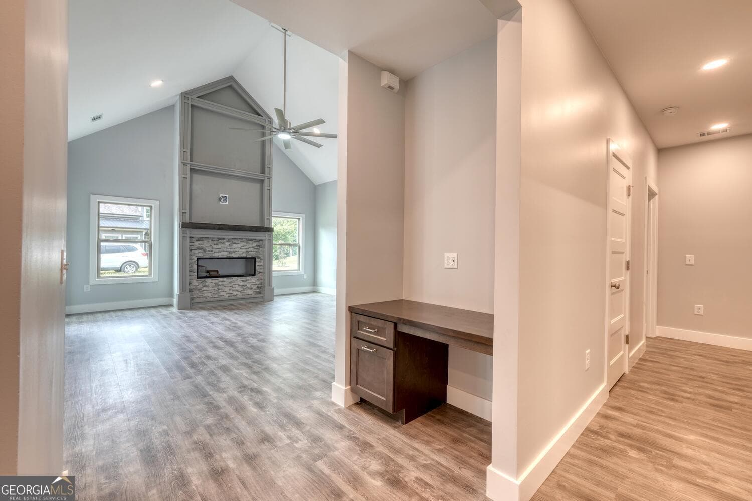 3 bedroom, 2.5 bathroom, 2,050 sq ft townhouse for sale at 98 Brett Way, Hiawassee, GA 30546 — photo 9
