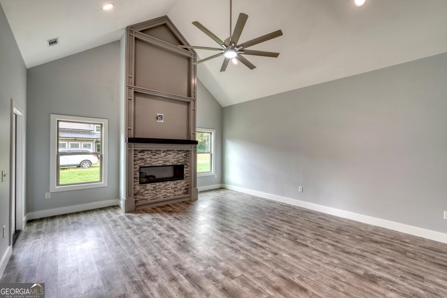 3 bedroom, 2.5 bathroom, 2,050 sq ft townhouse for sale at 98 Brett Way, Hiawassee, GA 30546 — photo 10