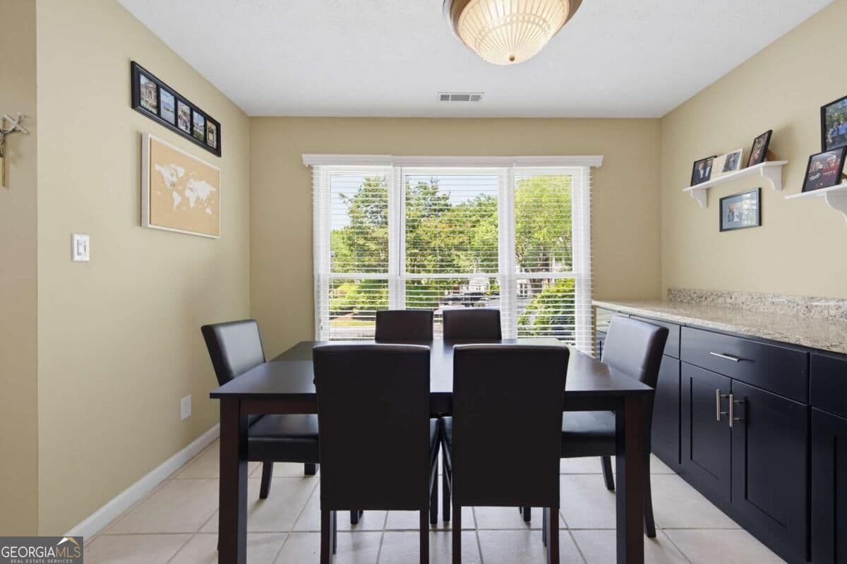 2 bedroom, 2 bathroom, 1,444 sq ft townhouse for sale at 5010 Avalon Drive, Alpharetta, GA 30005 — photo 7